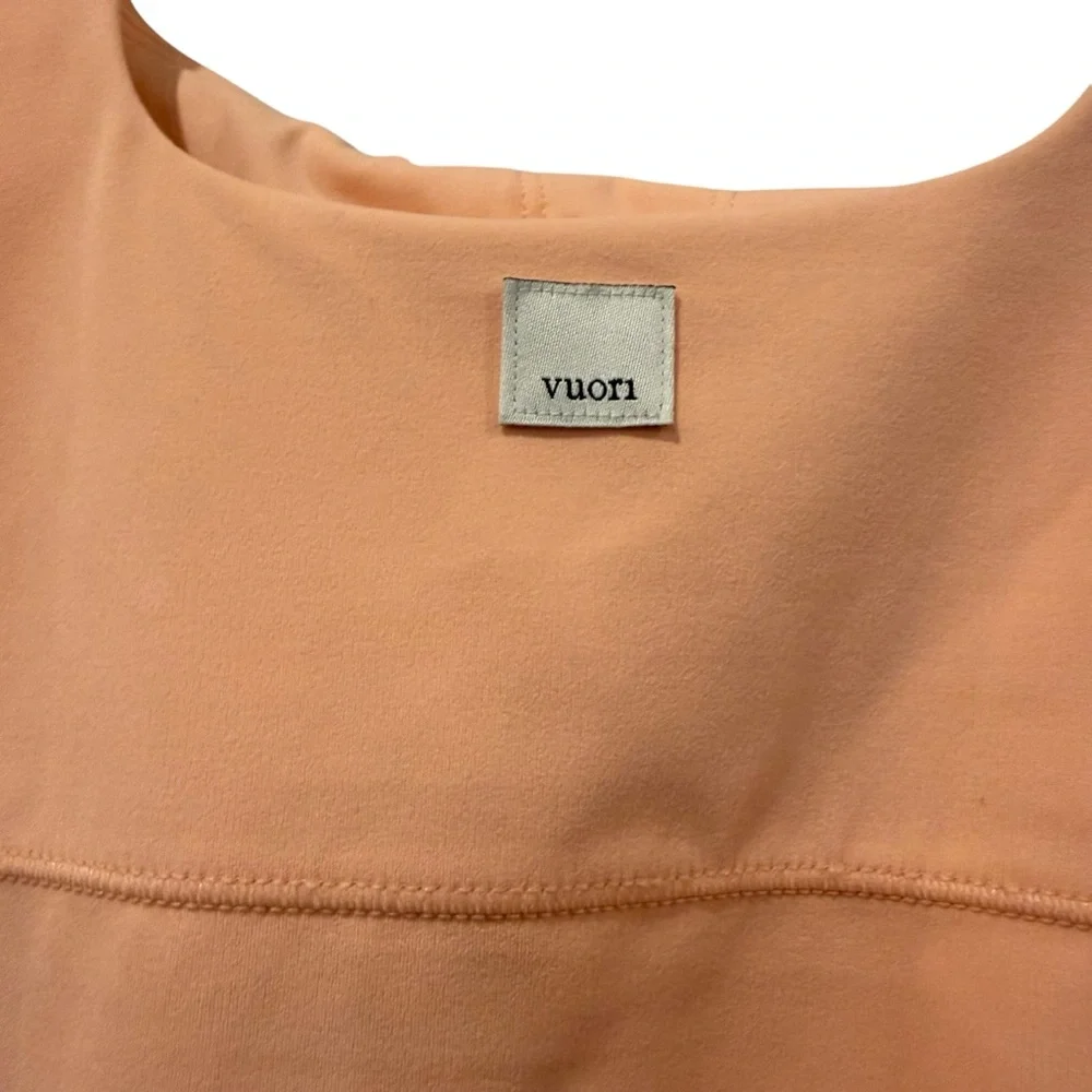 Vuori AllTheForm Support Cropped Tank- S - Picture 3 of 6